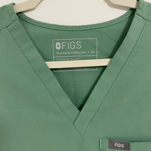 Figs Women's Short Sleeve Green Top - Picture 2 of 4